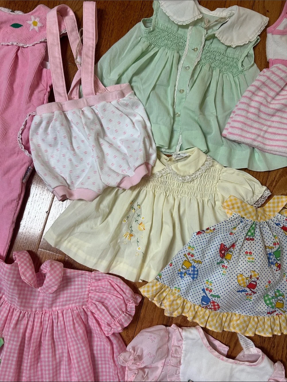 Bundle of Vintage Baby Girl Clothing - Picture 4 of 6